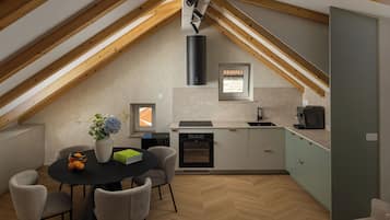 Mayiva Royal House Center Hvar - Breathtaking Penthouse Terrace & Large Sun Terrace | Private kitchen | Mini-fridge, microwave, oven, stovetop