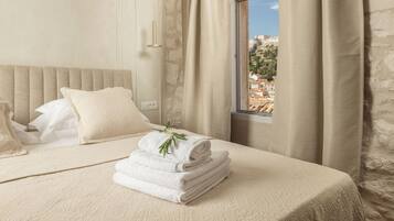 Mayiva Royal House Center Hvar - Breathtaking Penthouse Terrace & Large Sun Terrace | Sengetøy av topp kvalitet og memory foam-senger