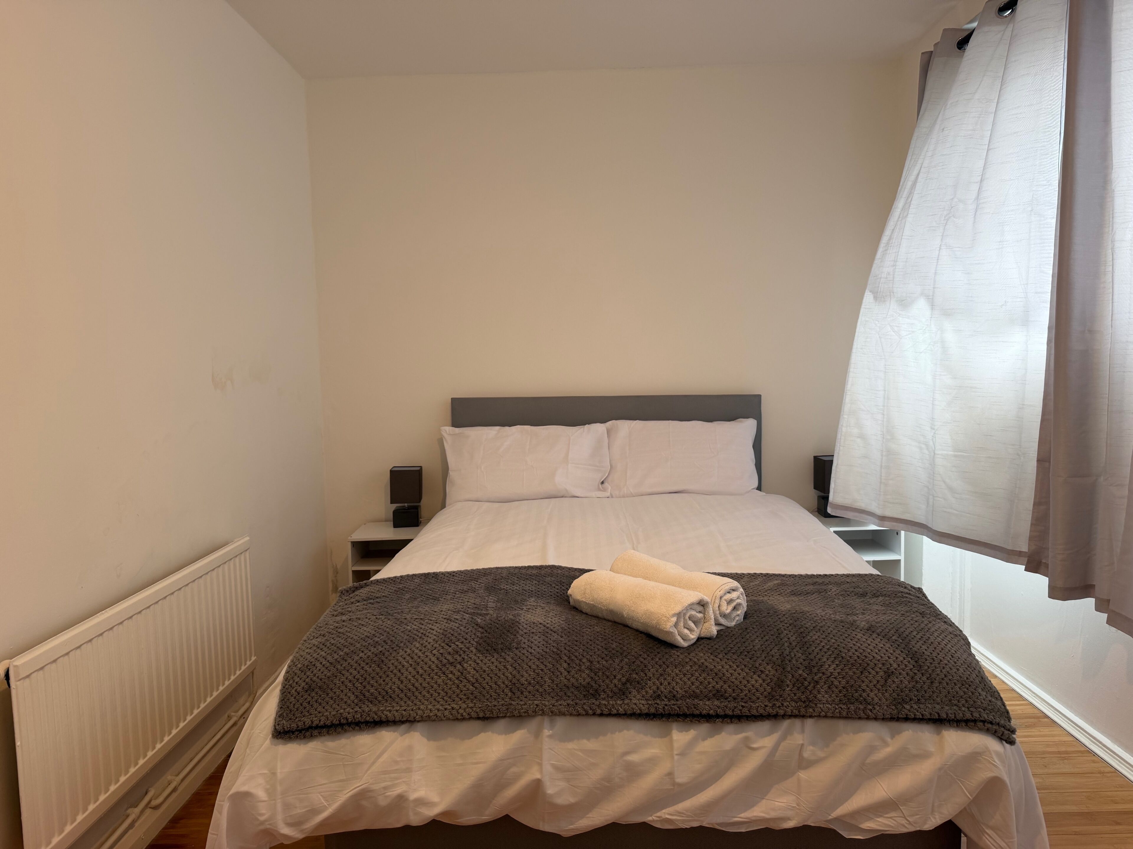 3 habitaciones, tabla de planchar con plancha y wifi gratis 
