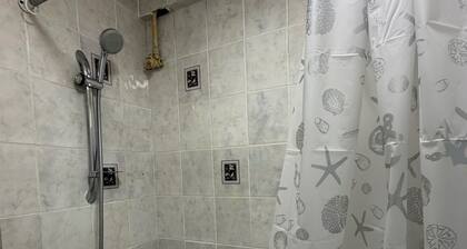 Apartment Sleeps 6 - Wifi & Free Parking