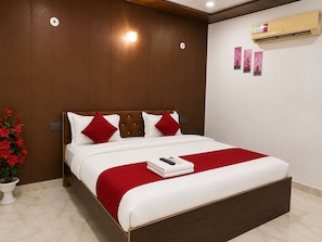 Superior Room | Rollaway beds, free WiFi - Govind Residency (Greater Noida)