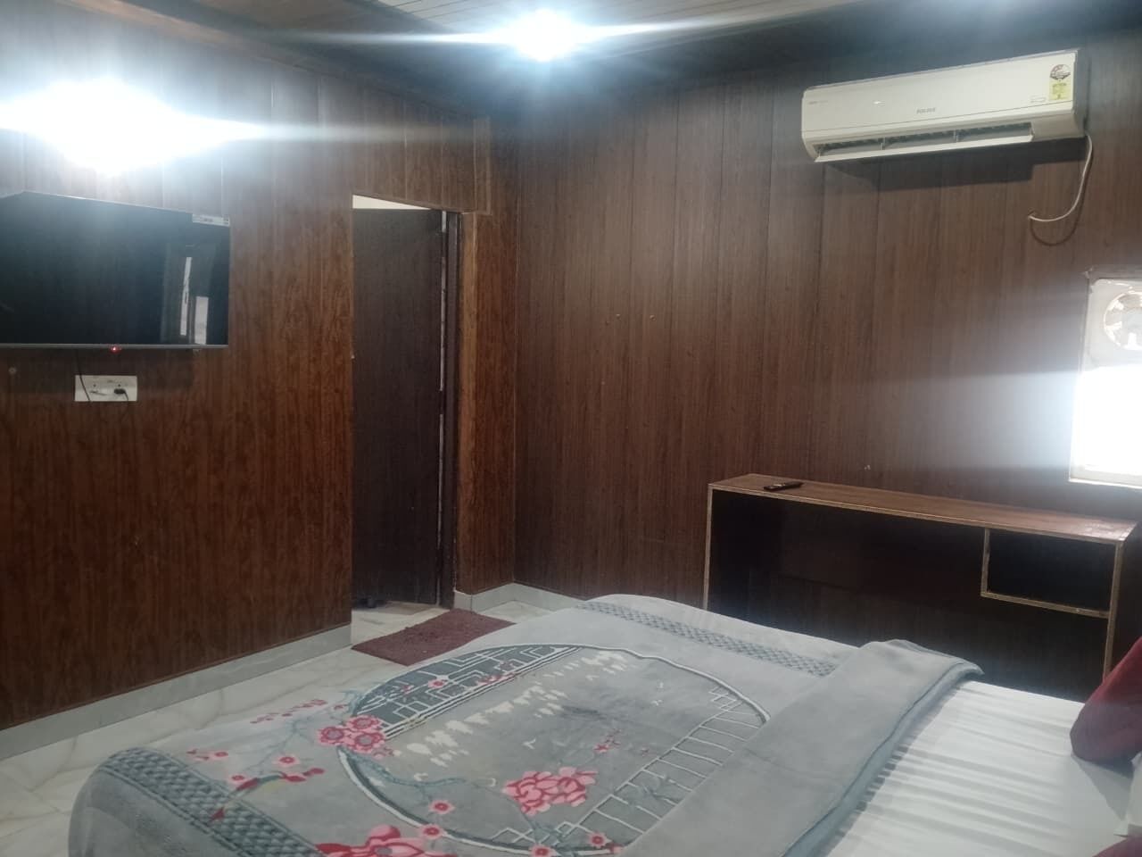 Deluxe Room | Free WiFi