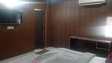 Deluxe Room | Free WiFi