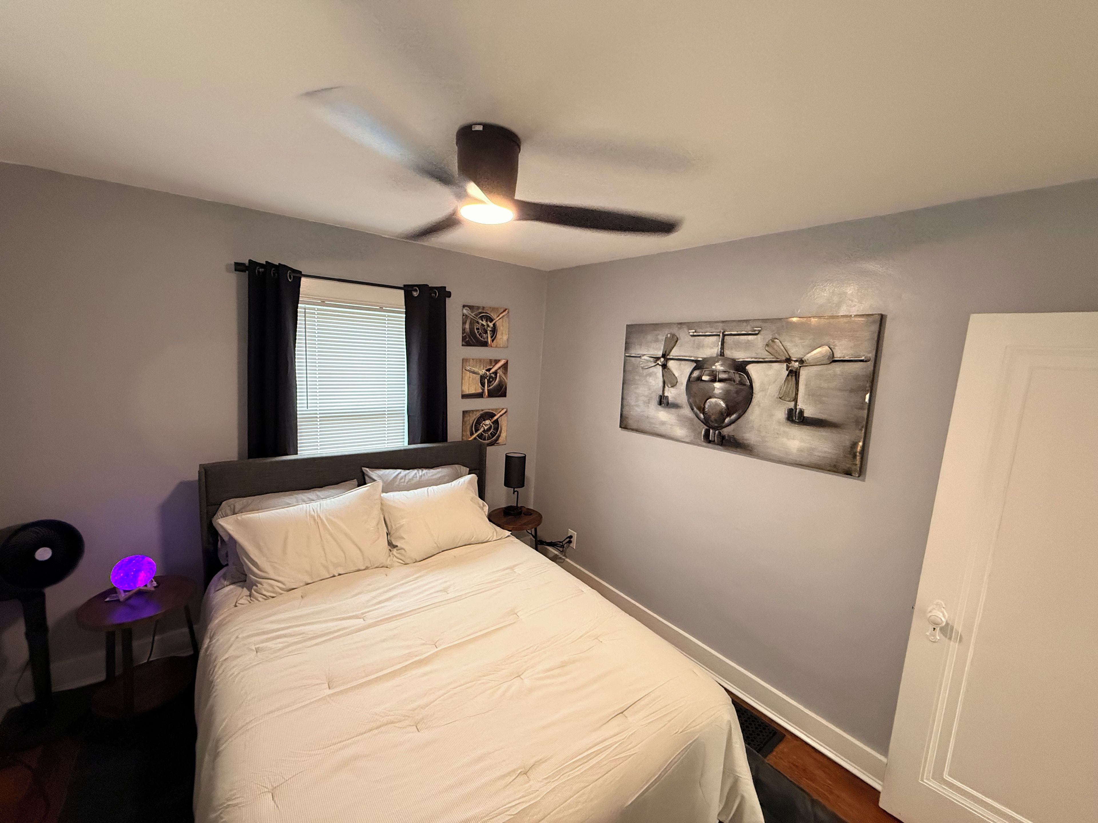 1 bedroom, desk, WiFi, bed sheets