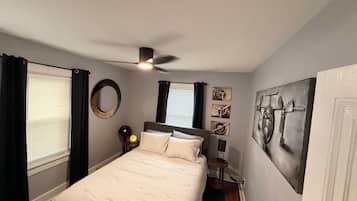 1 bedroom, desk, WiFi, bed sheets