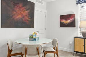 Dining - The Wandering Key Gather & Unwind, Sleeps 14 (Windsor)