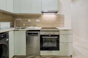 Private kitchen - Vrbo Property (Barcelona)