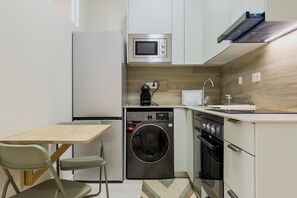 Private kitchen - Vrbo Property (Barcelona)