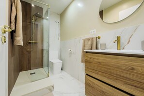 Bathroom - Vrbo Property (Barcelona)