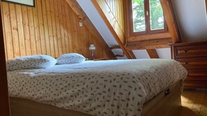 Schreibtisch, Bügeleisen/Bügelbrett, kostenloses WLAN, Bettwäsche