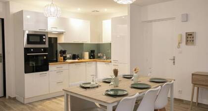 Elegant 2-bedroom apartment-Near downtown