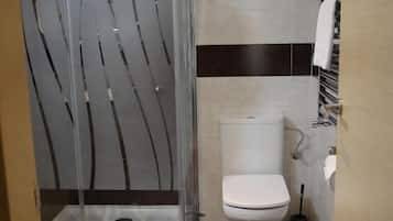 Superior Double Room | Bathroom