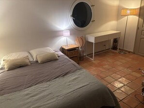 Room - Vrbo Property (Allauch)