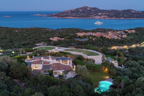 Diamond panoramic sea view villa with pool in downtown Porto Cervo