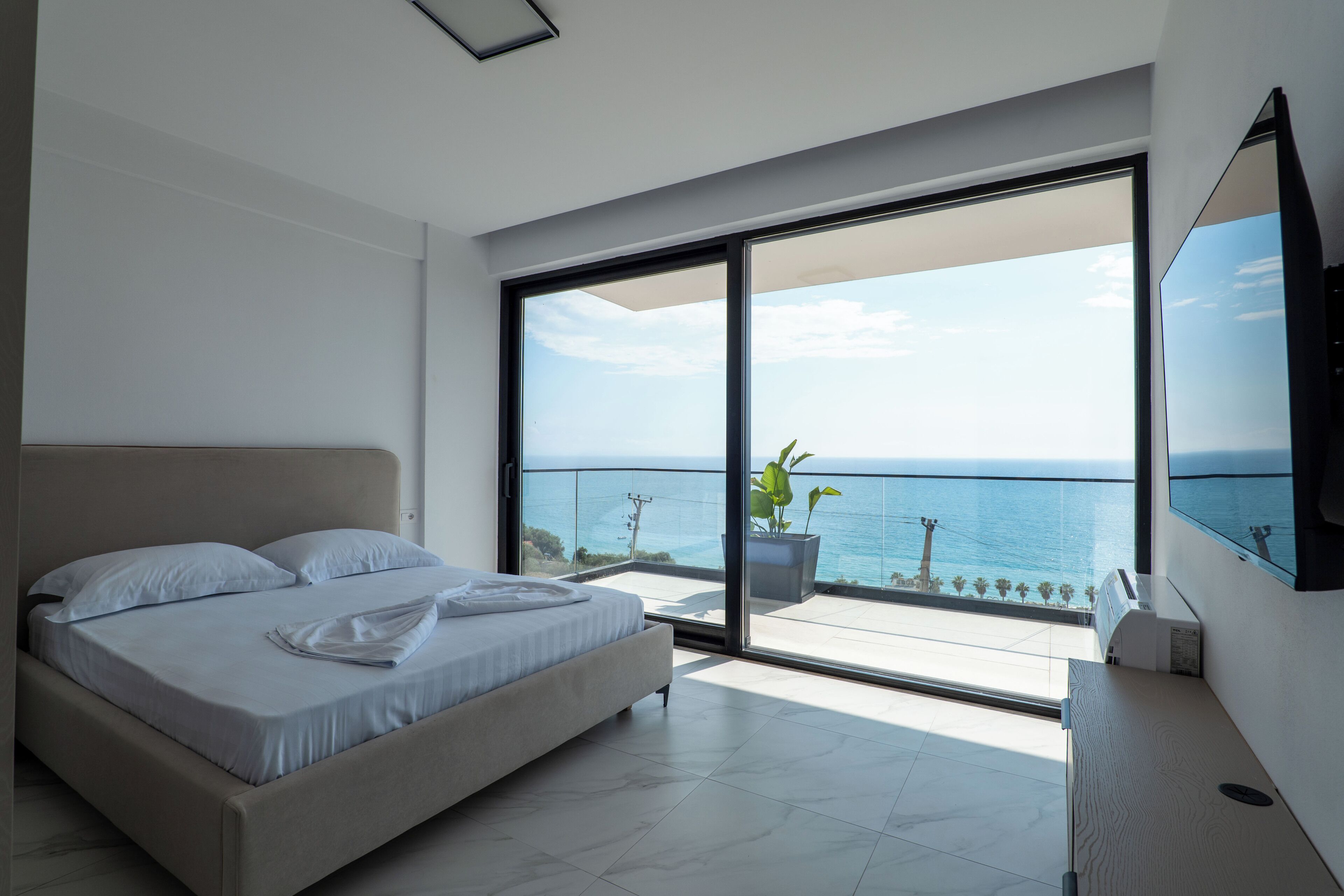 Superior Suite, Balcony | Free WiFi