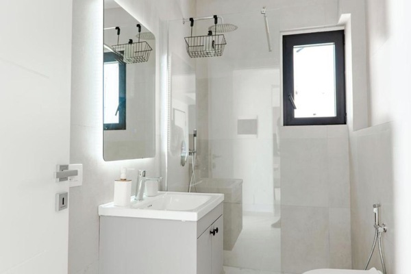 Superior-Suite, Balkon | Badezimmer | Dusche, kostenlose Toilettenartikel, Haartrockner, Handtücher