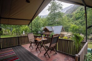 Safari S1 and S2 | Balcony - Aloha Riverside (Bhuntar)