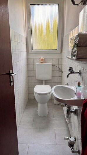 Bathroom - Vrbo Property (Reutlingen)
