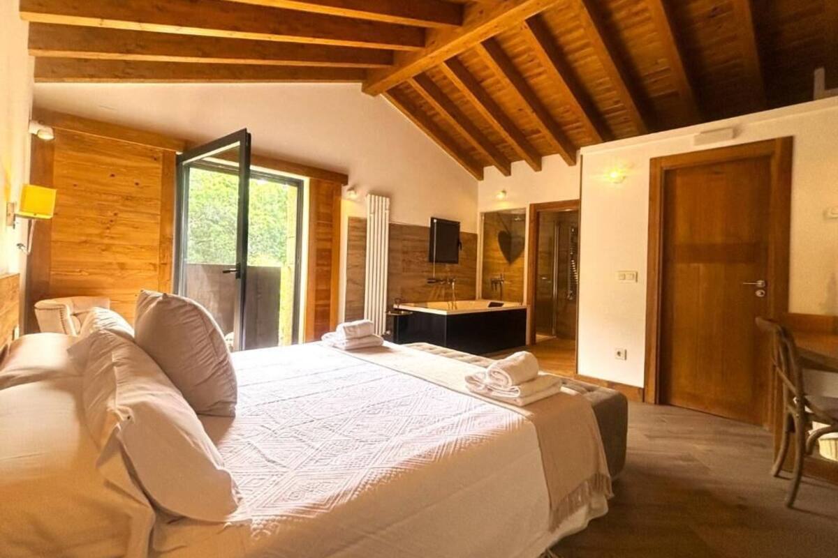 Premium Suite, Balcony, River View | Free WiFi, wheelchair access
