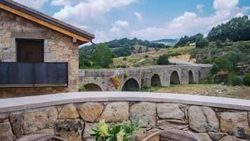 Panoramic Suite, River View | Outdoor dining