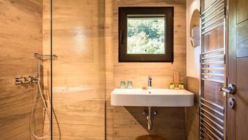 Double Room, 1 King Bed, Terrace, River View | Bathroom | Shower, rainfall showerhead, free toiletries, hair dryer