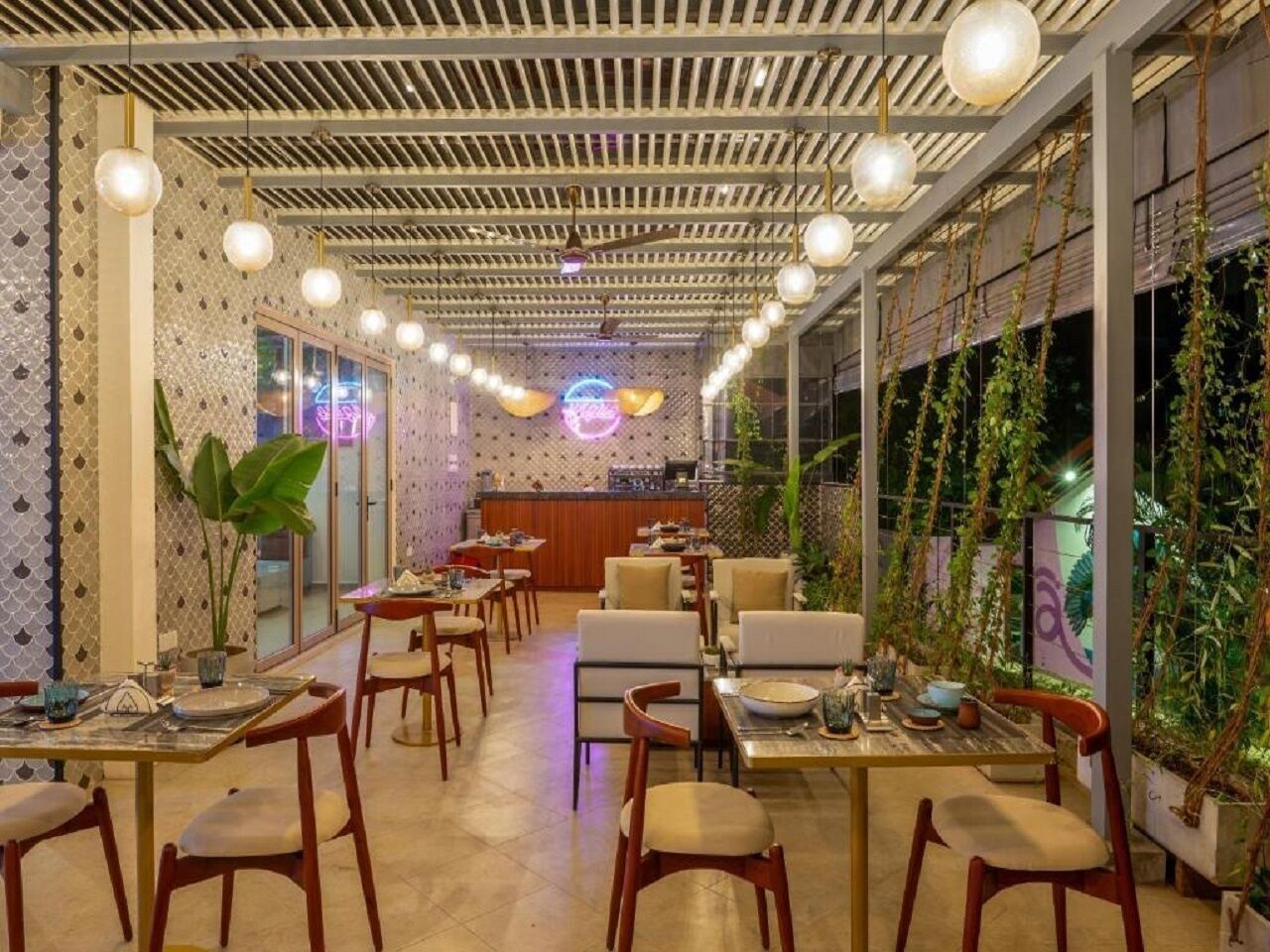تناول الطعام بالخارج