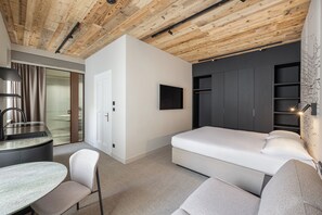 Family Suite | In-room safe, laptop workspace, blackout drapes, WiFi (free) - Origin Prague (Prague)