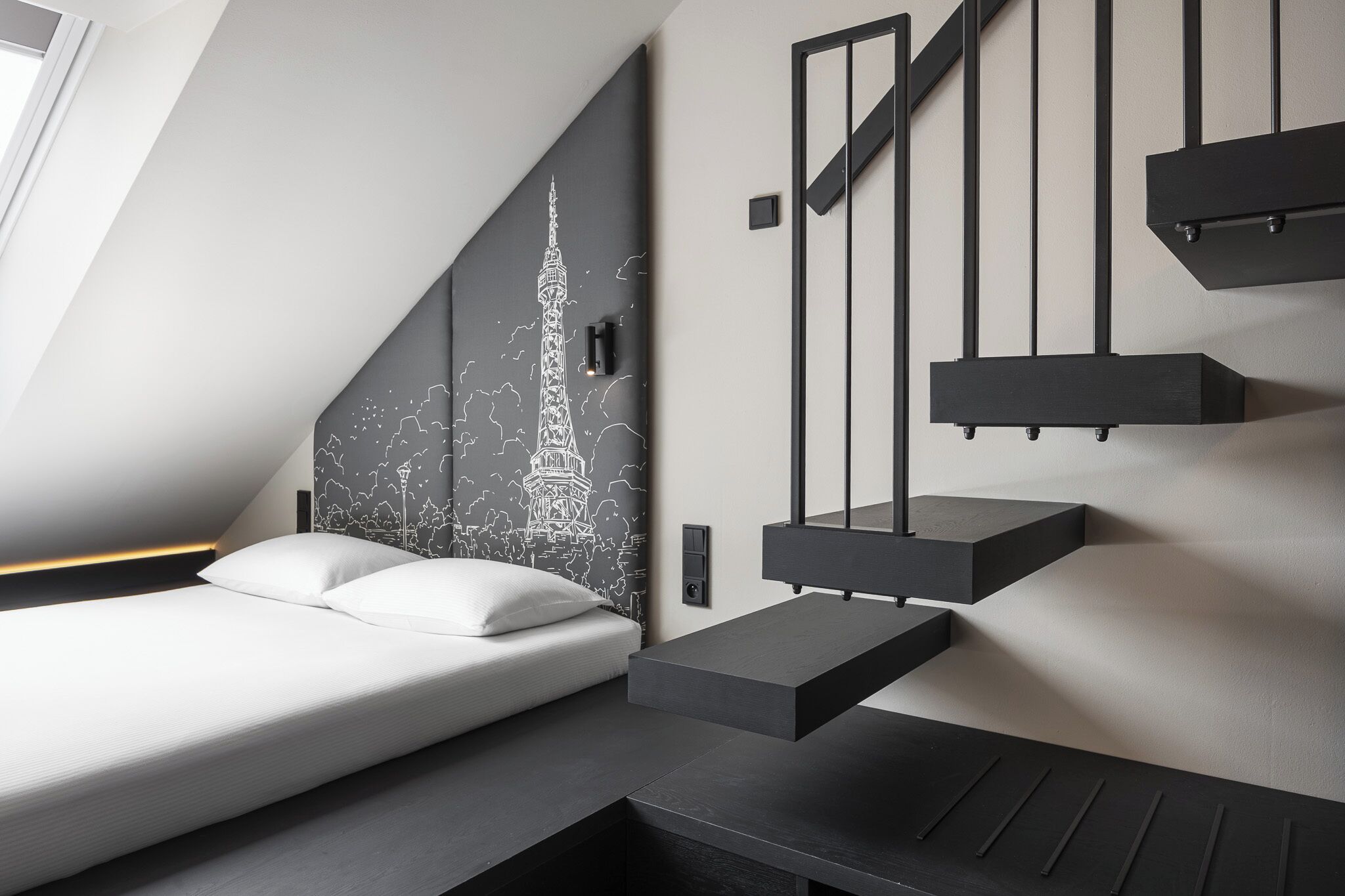 Loft Family Room | In-room safe, laptop workspace, blackout drapes, WiFi (free)