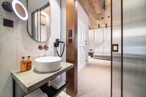 Familie suite | Badkamer | Gratis toiletartikelen, een haardroger, handdoeken