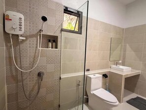 Bathroom - Your Tropical Home Away from Home with Pool & Beach Access (จ.สุราษฎร์ธานี)