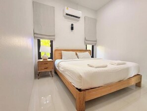 Room - Your Tropical Home Away from Home with Pool & Beach Access (จ.สุราษฎร์ธานี)