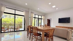 Interior - Charming 3-Bedroom Villa with Rare Outdoor Pool (จ.สุราษฎร์ธานี)