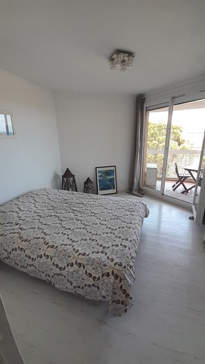 Room - Vrbo Property (Fréjus)