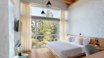 Family House, 4 Bedrooms | Iron/ironing board, free WiFi, bed sheets