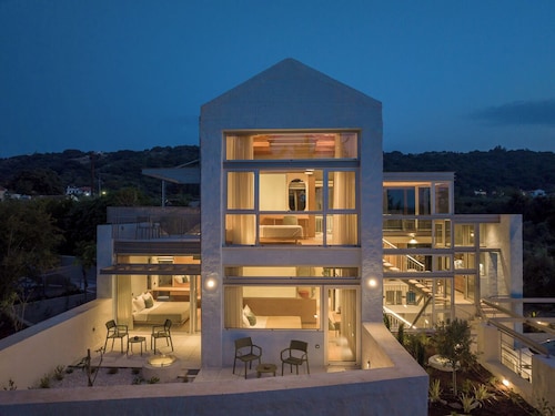 Anassa House with Rooftop Jacuzzi