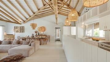 House | 6 bedrooms