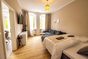 Room - City Apartment-River Old Town-central-WLAN- river view (Erfurt)