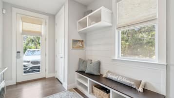 Townhome, 3 Bedrooms (B101) | Room amenity