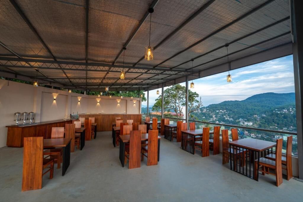 华丽双人房, 阳台, 山景 | 用餐