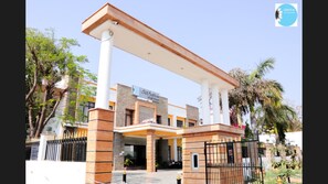 Exterior - Hotel Park Regency Bharatpur (Bharatpur)