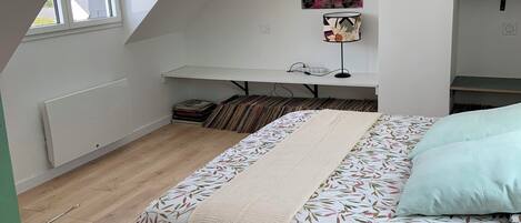 3 dormitorios, tabla de planchar con plancha, wifi y ropa de cama