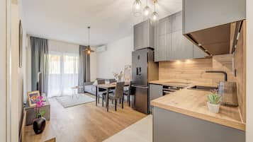 Comfort Apartment, Balcony | Living area