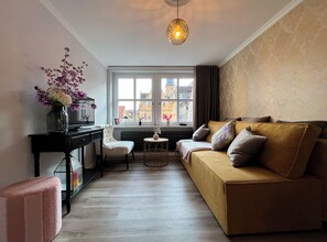 Living area - Vrbo Property (Coburg)
