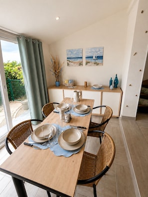 Dining - Vrbo Property (Béziers)