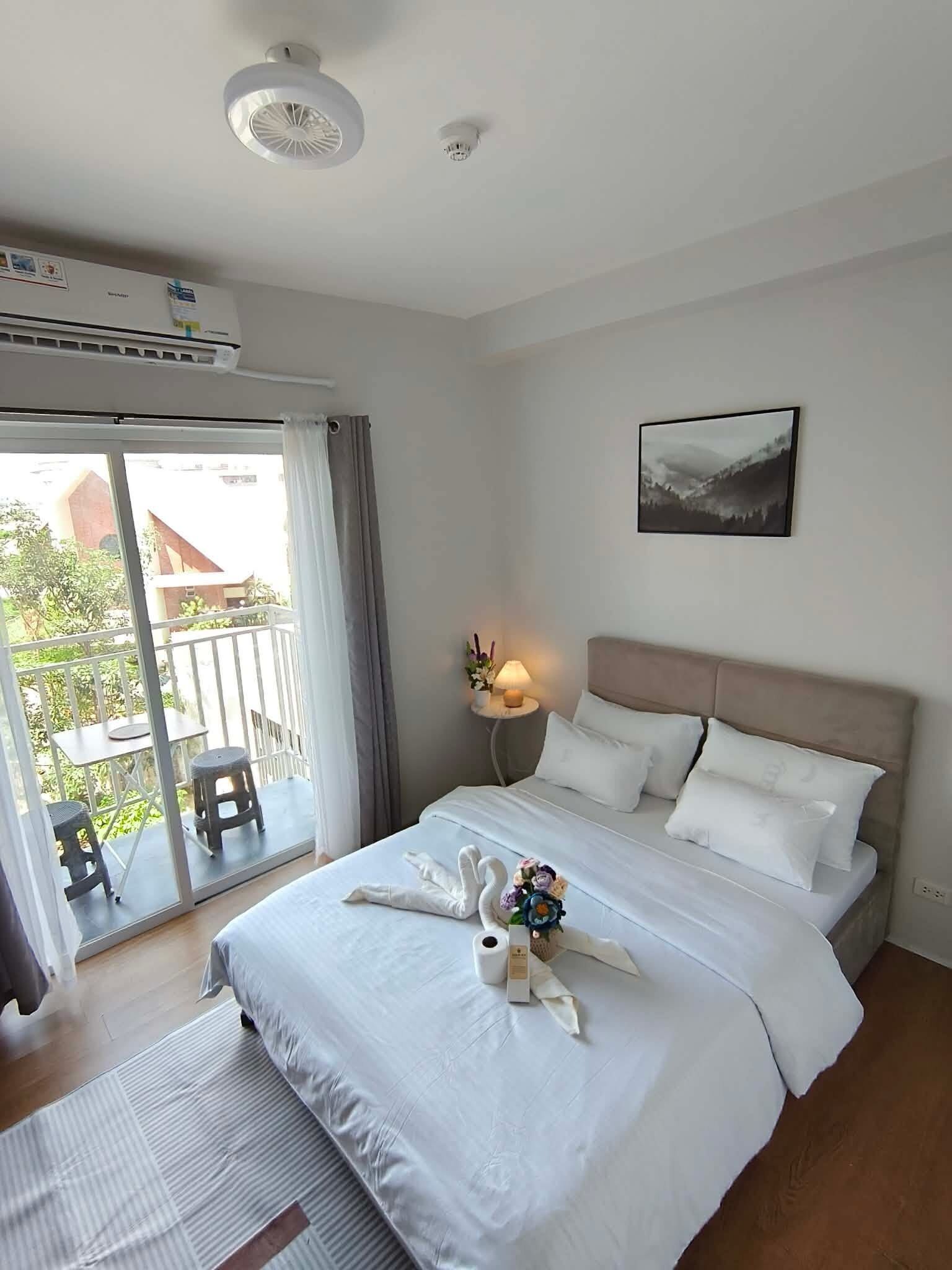 WiFi, bed sheets, wheelchair access
