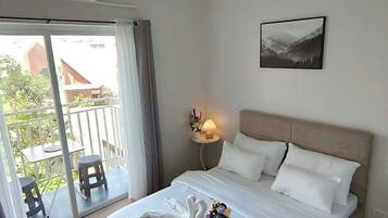 WiFi, bed sheets, wheelchair access