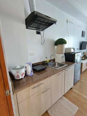 Private kitchen - Cozy condo Near Roxas Night Market (Davao City)