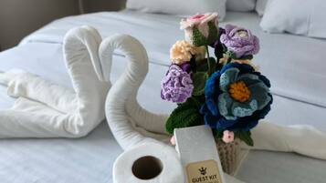 WiFi, bed sheets, wheelchair access