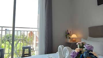 WiFi, bed sheets, wheelchair access