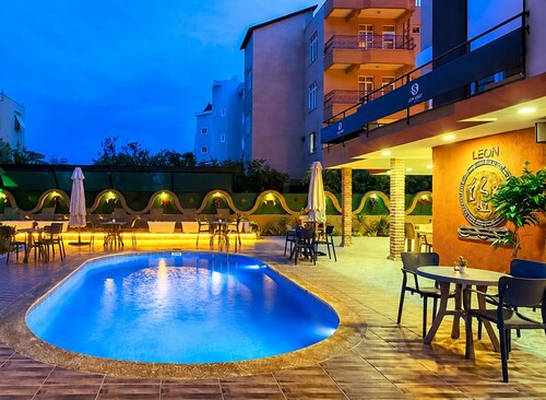 LEON OTEL